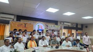 मेधावी छात्रों का हुआ सम्मान, 21 हजार प्रोत्साहन राशि एवं मेडल देकर किया गया सम्मानित