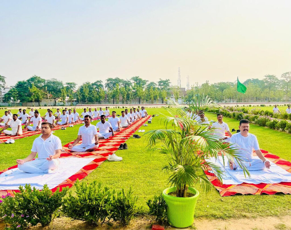 आगामी अंतर्राष्ट्रीय योग दिवस-2026 के दृष्टिगत रिजर्व पुलिस लाइन परेड ग्राउंड में योग शिविर का आयोजन