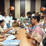 डीएम-एसपी ने तहसील लालगंज में सम्पूर्ण समाधान दिवस में फरियादियों की सुनी समस्याएं