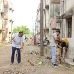 कांशीराम आवासीय कालोनी में सीएमओ ने किया श्रमदान, स्वच्छता का दिया संदेश