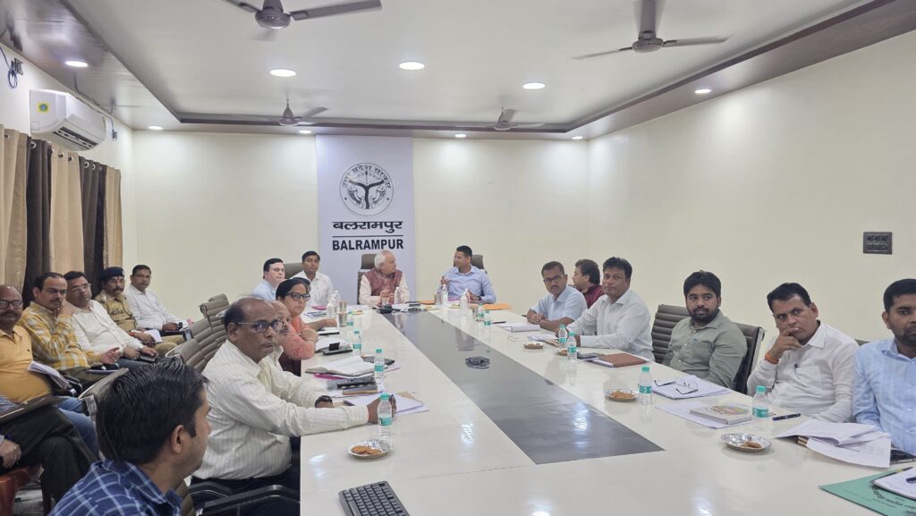 सुआव नदी के चैनलाइजेशन एवं पुनर्जीवन कार्य की सराहना, जनपद में बायोडायवर्सिटी पार्क विकसित किए जाने पर जोर