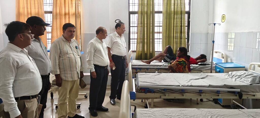 सीएमओ ने जिला संयुक्त चिकित्सालय का किया निरीक्षण, स्वाइन फ्लू वार्ड की व्यवस्थाएं परखी