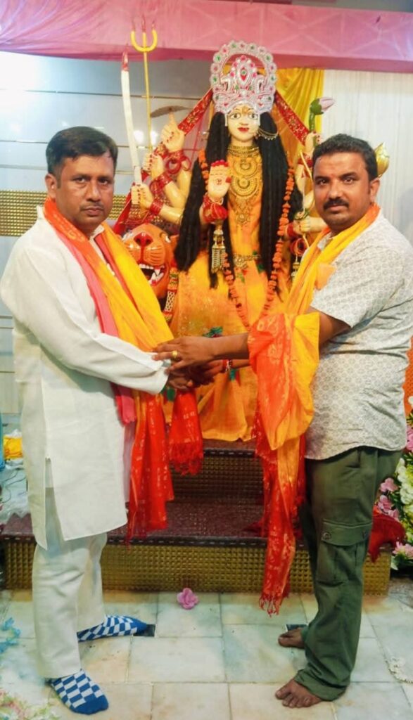 भगवतीगंज बलरामपुर मे गणपति विसर्जन के बाद विशाल भंडारा व भजन कीर्तन किया गया