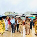गणेश प्रतिमा विसर्जन के दृष्टिगत जिलाधिकारी एवं पुलिस अधीक्षक द्वारा झिंगहा घाट का किया गया निरीक्षण