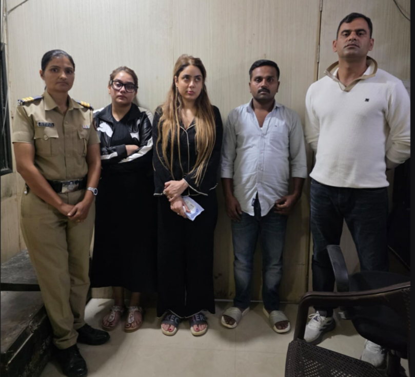 संयुक्त पुलिस टीम ने नागपुर से शिवा शर्मा हत्या के मामले में श्र(ा दुबे, बहन व ड्राइवर को किया गिरफ्तार